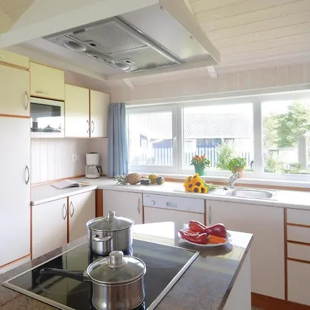 Holiday home Strandblick 4 - Dorf 1